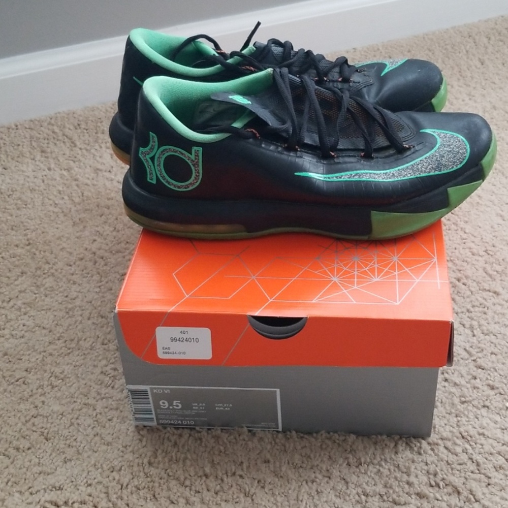 Shoes - Picture 3 of 3